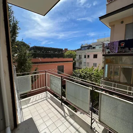 Maison Del Boccea Bis Apartment *